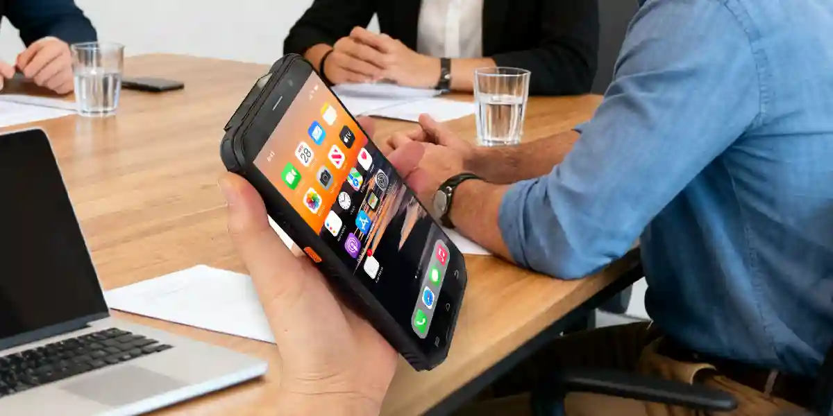 Handheld POS vs Handheld Inventory Terminal (PDA): What's the Difference?